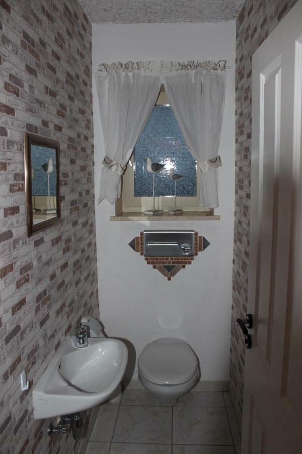 Haus Abbi, Ferienwohnung Mit Schwimmbad Hage Εξωτερικό φωτογραφία
