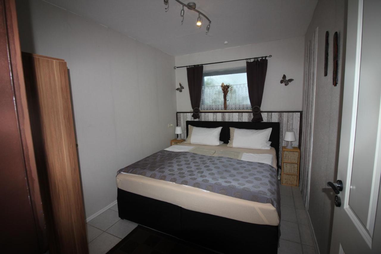Haus Abbi, Ferienwohnung Mit Schwimmbad Hage Εξωτερικό φωτογραφία